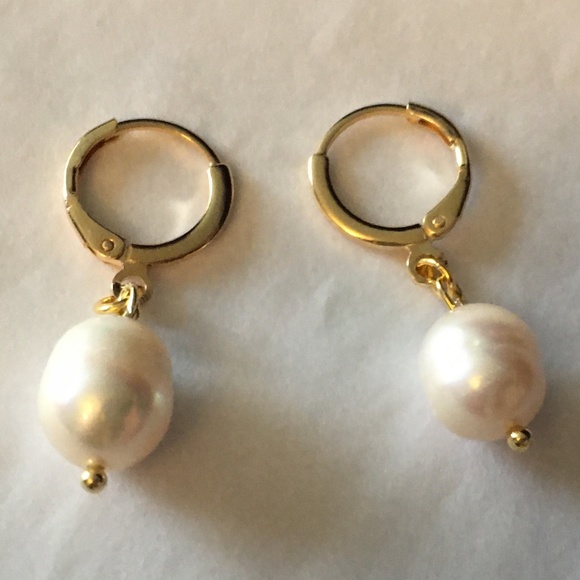 Lucrezia Borgia Natural Pearl Gold Hoop Renaissance Earrings Handmade Replicas - Picture 8 of 12